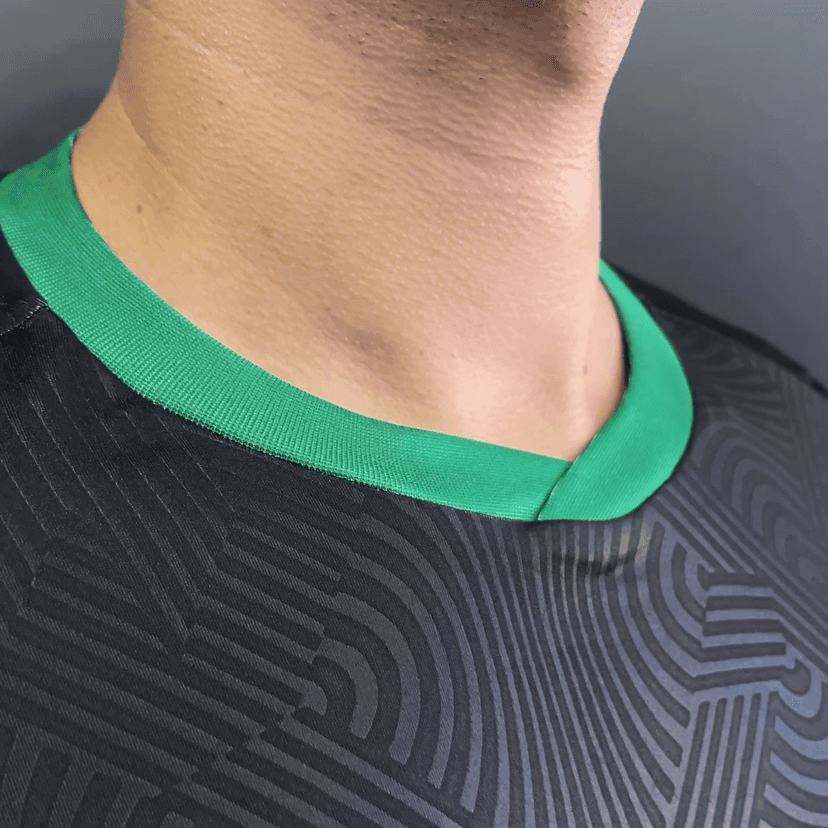 Gola RT simples para camisa de futebol - acabamento clássico e versátil Icone Sports